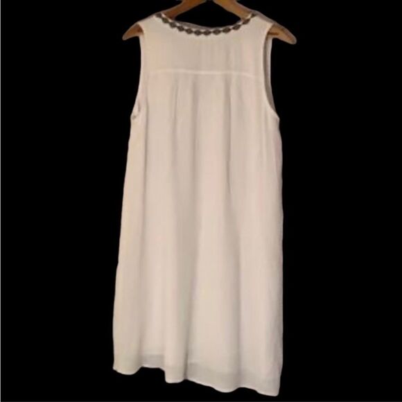 Loft Crepe White sleeveless, a Embroidered dress White & Black Size Small - Picture 4 of 6